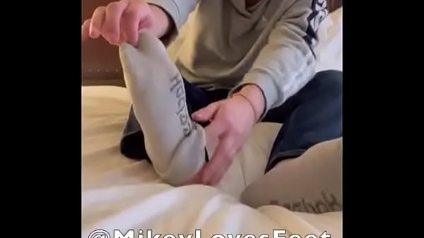 Foot tease video by twinkdomtx is up on the all orders over $99 get 20% off now until june 22nd so get it n