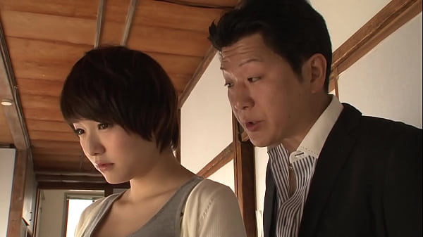 取り立ての男が借金を返せと家まで押しかける。家は売ることは出来ず、旦那に相談することも出来ない絢音がとった行動は&hellip;カラダで払っていくことであった&hellip;。 thumbnail