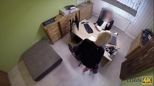 LOAN4K.Bionda birichina scopa in prestito per comprare una nuova Mercedes_o BMW