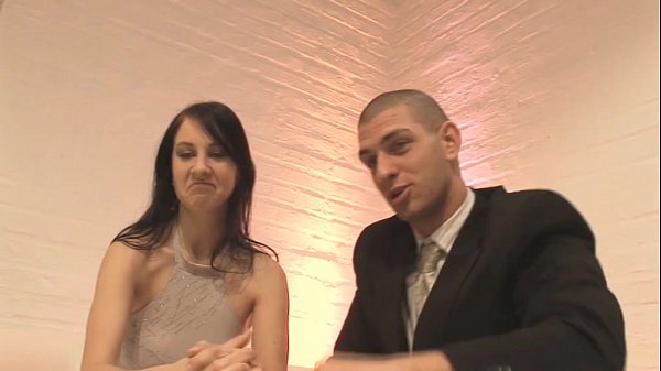 Play MP4 - Autsch&excl;&excl; Der Dildo Deal mit Valeria