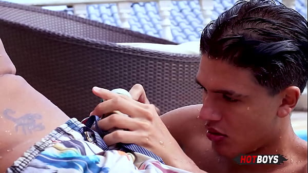 Fodendo Gostoso Na Piscina De Casa! thumbnail
