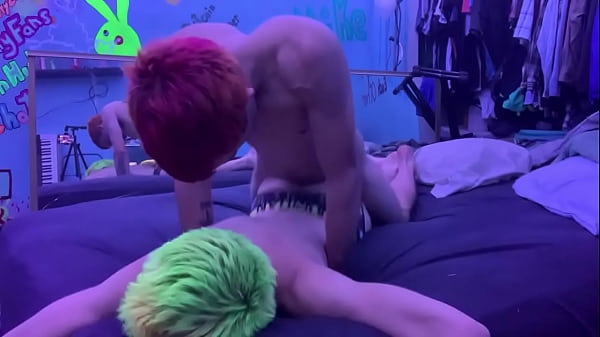 Play MP4 - Hot guys fuck