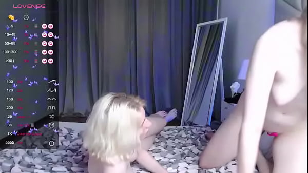 Nonton White Teen Freaks Intimate Pussy Sucking And Foreplay thumbnail