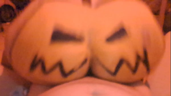 Play MP4 - Sal&iacute; a pedir mi calaverita y me llenan la calabaza&period;