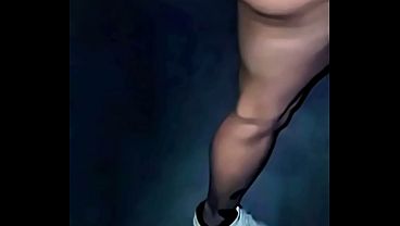 Nonton Puta Camina Desnuda En Un Puente thumbnail