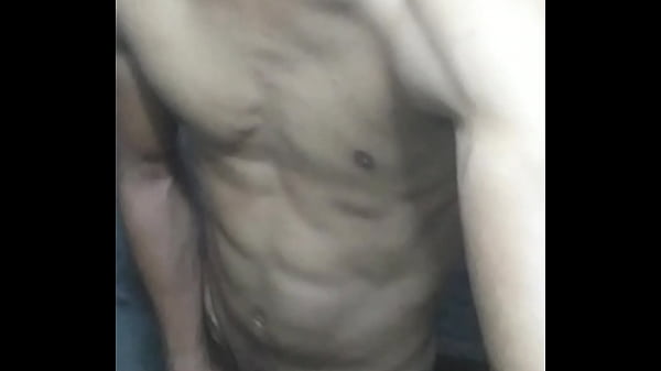 Play MP4 - Chico se masturba su gran polla antes de la ducha