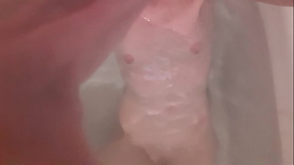 Play MP4 - Tiny teen Tracy Naghavi cums in a bathroom