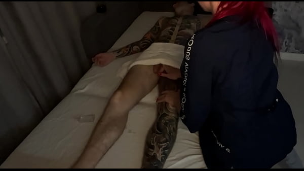The masseuse sucked her client 