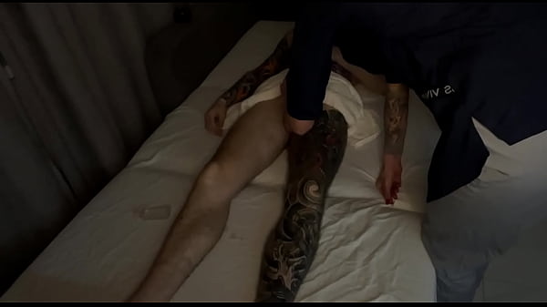 The masseuse sucked her client 