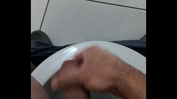 Play MP4 - Na vontade de gozar&comma;me masturbei no trabalho