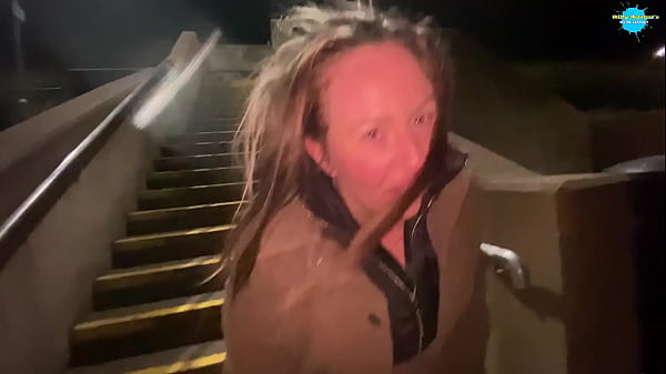 Play MP4 - Cracky the street girl finaly gets to suck cock