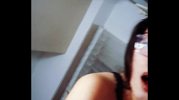 Play MP4 - Mi Hermanastra Sabe Montar Bien Rico Mi Verga Cowgirl