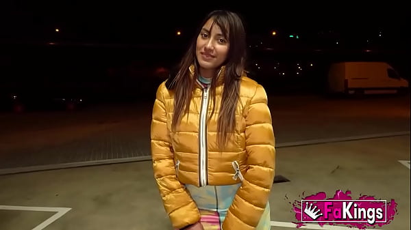 Play MP4 - Met her in the street&colon; PUBLIC ADDICTED Jennifer and her GREAT LATIN ASS&excl;&excl;