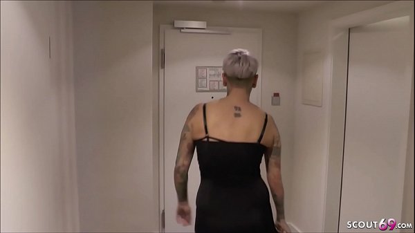 Play MP4 - German MILF - Zwei Schwarze MEGA PIMMEL fuer Deutsche MILF Cat Cox Dreier