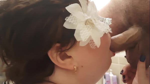 Short haired curvy slut sucks cock like apro in_the shower swallows all_the cum