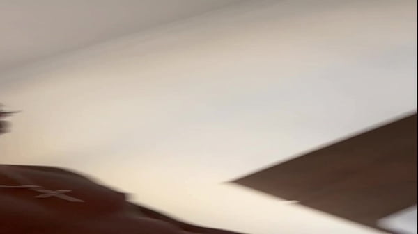 Cavalona branquinha da buceta rosada 