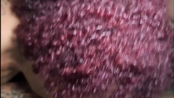 Meu vizinho me flagrou com meu amante e cobrou uma mamada como sil&ecirc;ncio 