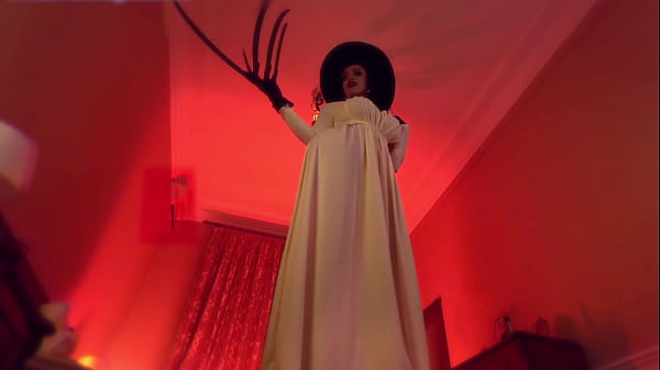 Lady Dimitrescuenjoys_hot fuck