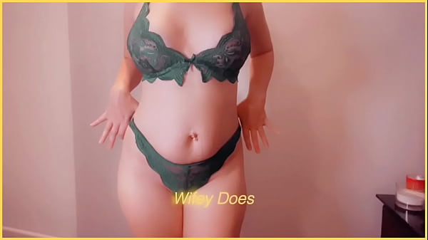 Play MP4 - Sexy lingerie MILF