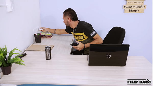 Nonton Mi Mejor Amigo Se Folla A Mi Esposa Hotwife Mientras Estoy Trabajando, Soy Un Cornudo? thumbnail