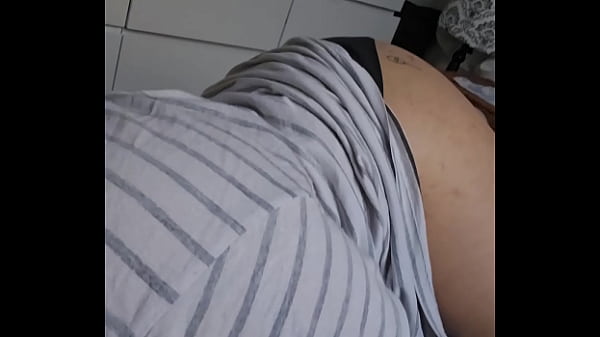 Actuellement en train de t'attendre sur mon lit tu attends quoi pour te 