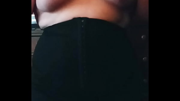 Play MP4 - Titty Drop