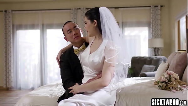 Big ass milf sucked big dick and enjoyed anal sex after she gave a blowjob