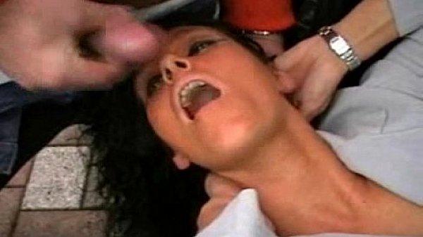 Wild Homemade Sex in Garage 