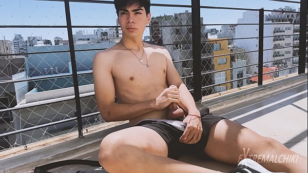 Latino Twink On The Rooftop thumbnail
