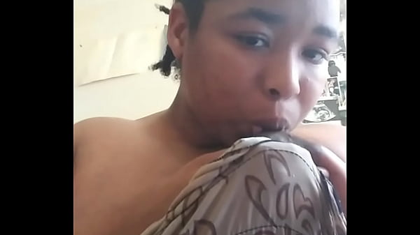 Play MP4 - Suckin my own nipple