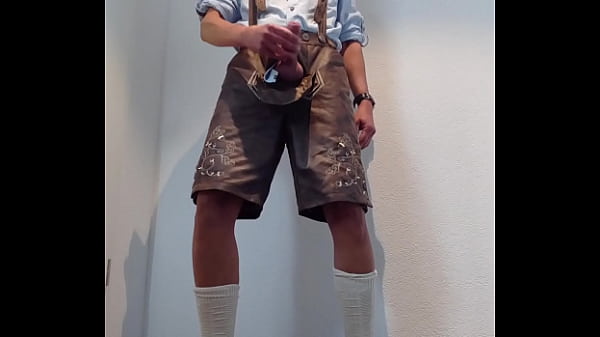 Lederhosen zweimal geil wichsen 