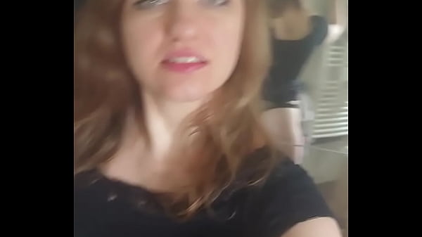 Ne regarde pas dans le miroir mes abonn&eacute;s m'ont vue faire la m&ecirc;me