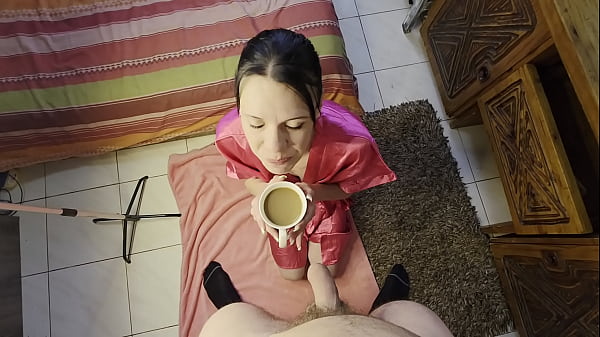 Nonton Slut Swallows Cum With Her Morning Coffee Cream Cumshot! thumbnail