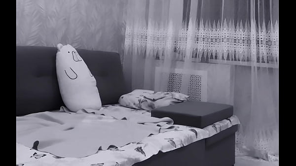 Nonton Round Butt Laying On The Sofa thumbnail