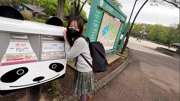 誰もがヤりたがる可愛すぎな不思議ちゃんj●今日は待ちに待った彼女との上野デート！ひよりちゃんが楽しみにしていたパンダを目当てに動物園へ