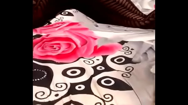 Play MP4 - sexy ebony milf Twerking