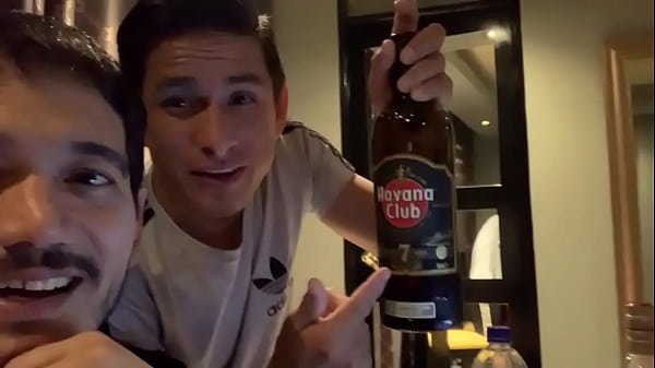 hetero dudes pplaying around really hot 