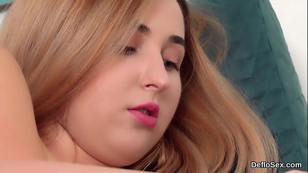 Unmistakable kitten_pleases_pink fuckbox until she_is getting off