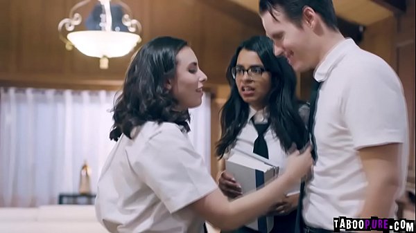 Nerdy_teen Casey Calvert went_her classmate Vienna Black and didnt expect to start a 3some session with Viennaand herstepbroJustin_Hunt