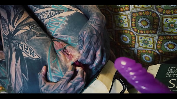 Nonton Anal Gaping And Wet Play All Over Books And Toys thumbnail