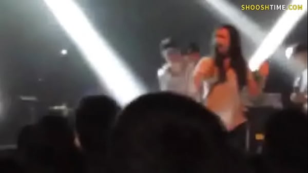 There'_s 2 kinda girls you find at concerts