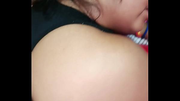 Play MP4 - Tan de ma&ntilde;ana llego mi padrastro a partir mi culo