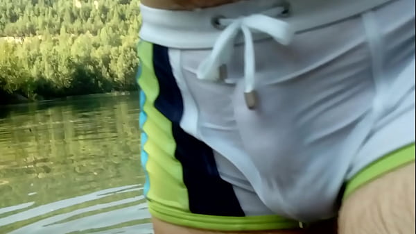 Play MP4 - swimming in a natural quarry