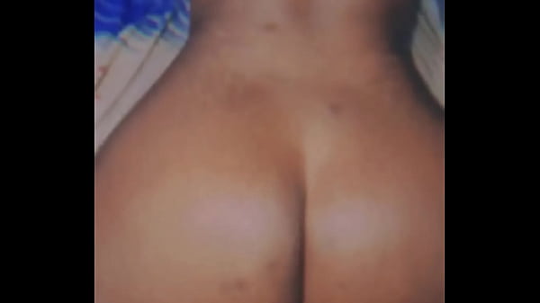 Play MP4 - Sexy curved ebony ready to fuck