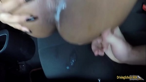 KikiMinaj gave a nice BJ and gets boned