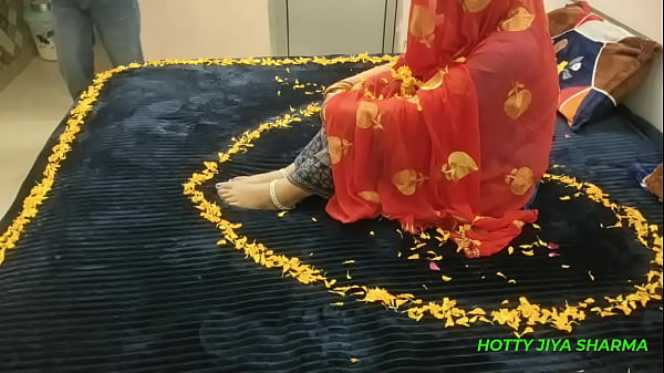 Play MP4 - Newly married hot couple romance in hotel