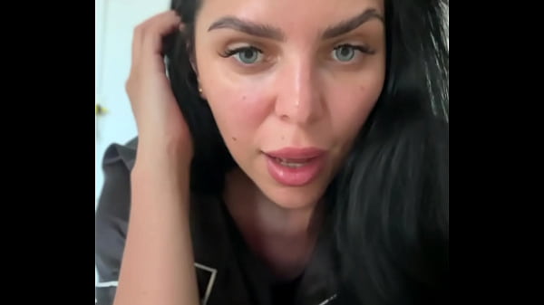 Nonton Kira's Massive Tits Bounce As She Fingers Her Dripping Cunt! thumbnail