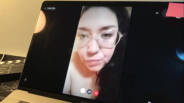 Tetona Culona Madurita Tiene Cibersexo Con Un Fan thumbnail