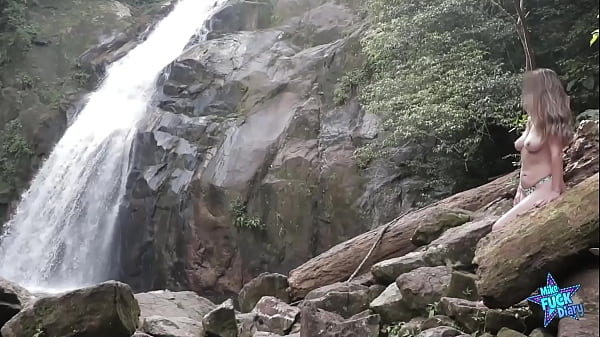 Play MP4 - Sequencia de varios caras gozando na minha ex namorada Flavia&excl;