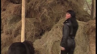 Nonton Valentine Demy: Hot Masturbation In The Farm thumbnail